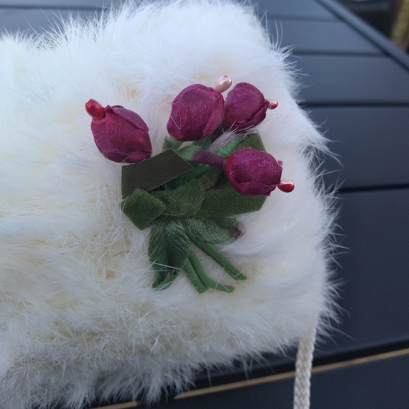 * HOST PICK * Vintage Child's White Faux Fur Muff, Red Flower Accents, H… - Picture 5 of 10